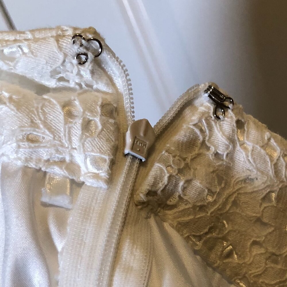 WD-NY Lace Completely Lined White Side Zipper Size 10 NWOT - Picture 7 of 14